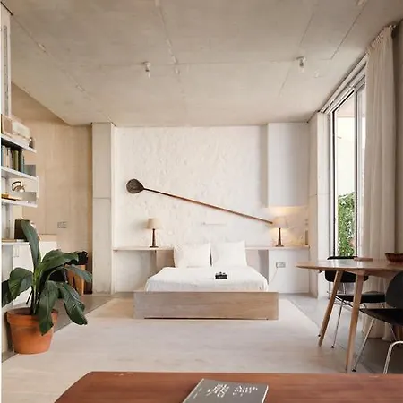 Centre Apartment *