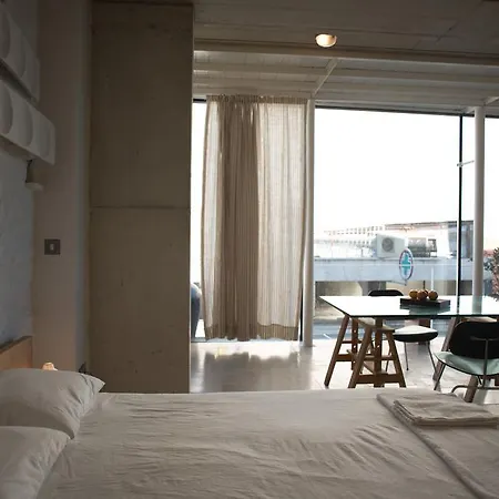 Centre Apartment *